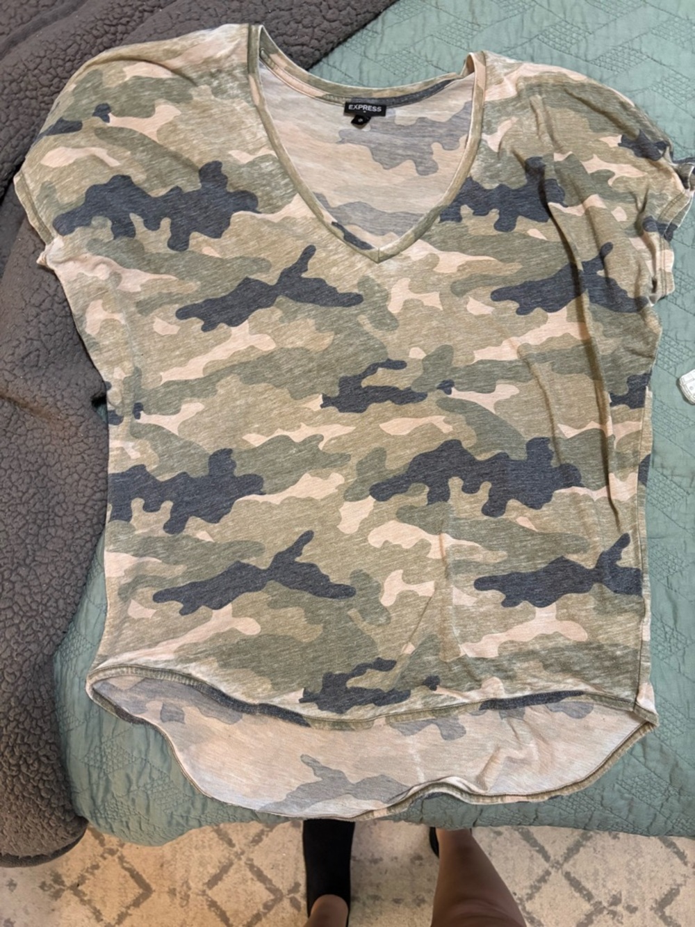 Express Women's relaxed crepe V-Neck Camo distressed Tee in Olive/Gray